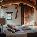 Ferienhaus Superbe Maison En Pierre Climatisee Avec Piscine