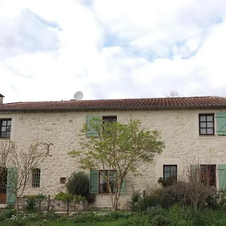 Prázdninový dům Superbe Maison En Pierre Climatisee Avec Piscine