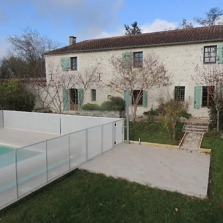 Ferienhaus Superbe Maison En Pierre Climatisee Avec Piscine *